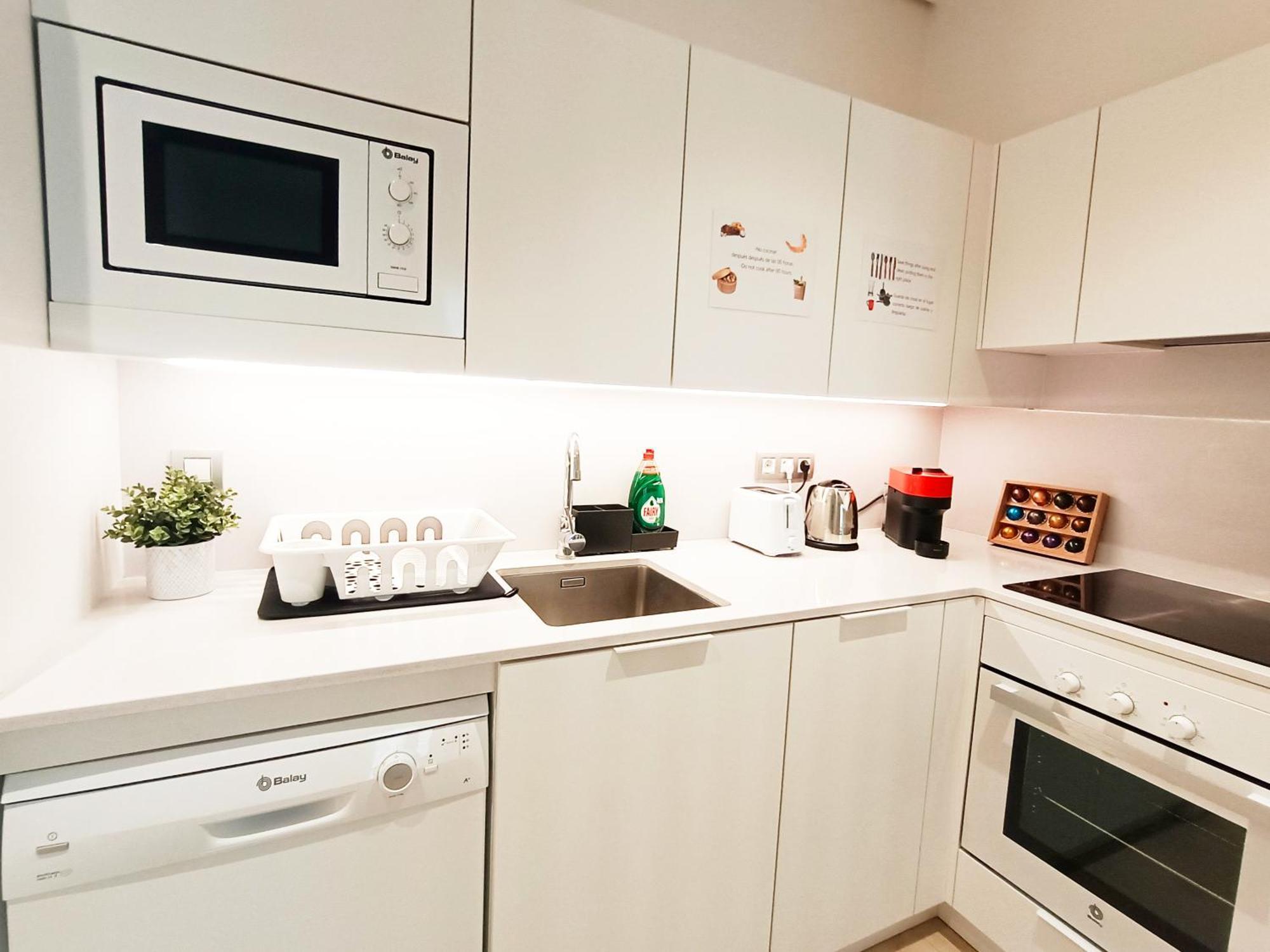 Private Rooms By Plaza Universidad Barcelona Luaran gambar